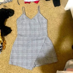 Shorts jumpsuit black and white (wore onces)